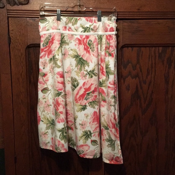 Dresses & Skirts - Stunning Floral Skirt 🌸🌼🌺